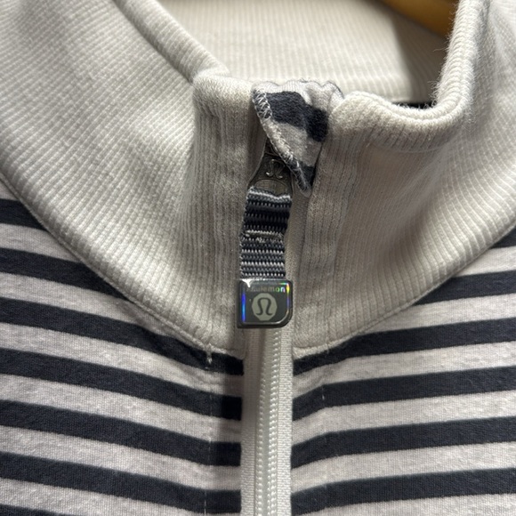 Lululemon Striped Zip-Up Jacket size 10 - Picture 6 of 11